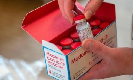 Първите доставки от ваксината на Модерна пристигат у нас утре